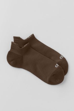 Alo | Performance Tab Socks in Espresso, Size: Medium