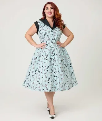Unique Vintage Plus Size Cafe Swing Dress in Blue Striped Caf&eacute; Print at Nordstrom, Size 5X