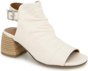 Gentle Souls Marrion Ankle Strap Sandal in Ivory Leather at Nordstrom Rack, Size 5.5