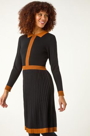 Roman Contrast Collar Knitted Dress