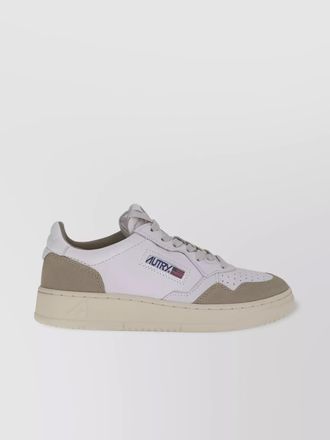 Autry medalist low sneakers logo detail