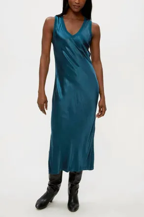 Michael Stars Randi Satin V Neck Midi Dress In Rainforest