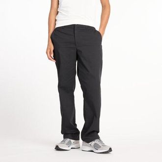 New Balance Hombre Athletics Standard Pant 30 en Negro, Sarga de algod&oacute;n, Talla S