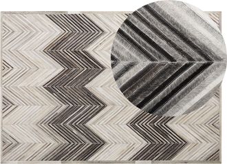 Beliani Beliani - Alfombra Gris 140 X 200 Cm De Piel De Vacuno Patchwork Aytepe