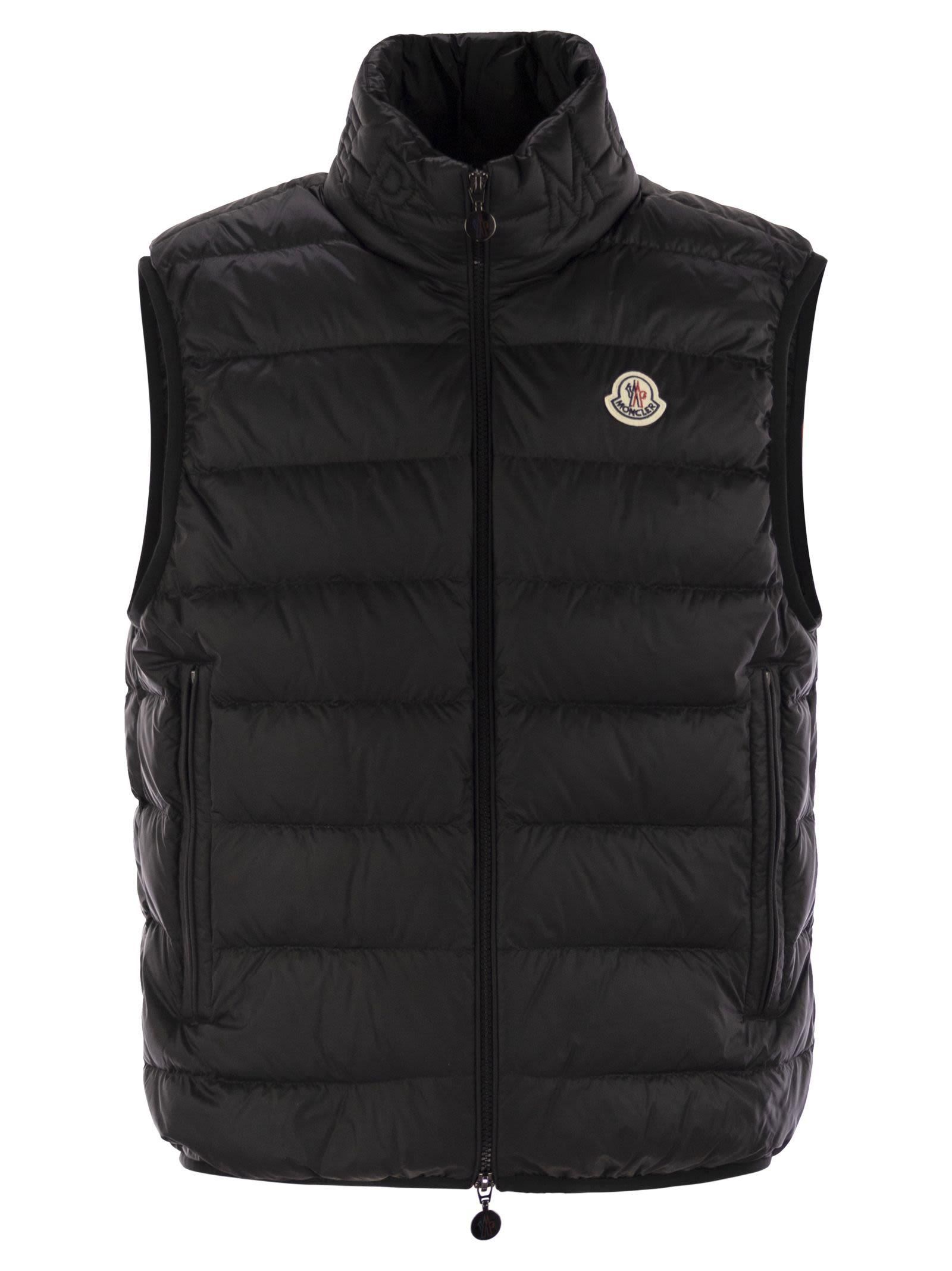 MONCLER｜SLEEVELESS (8P00004 89AKA F07) Moncler: Black Down Vests now up to −27% | Stylight
