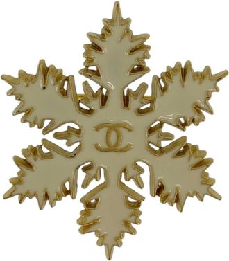 Chanel Pre-owned Jewellery, female, White, Size: ONE SIZE Pre-owned Elegant Snowflake Motif Brooch Pin Festive Holiday Accessory