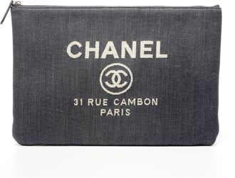 Chanel Blue Clutch Bag (Pre-Owned)