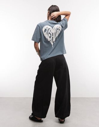 AllSaints Trip Lisa T-shirt a maniche corte con logo grafico azzurro chiaro-Blu