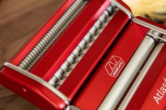 Marcato Atlas+ Pasta Machine with Cutter, Hand Crank, and Instructions, Made in Italy