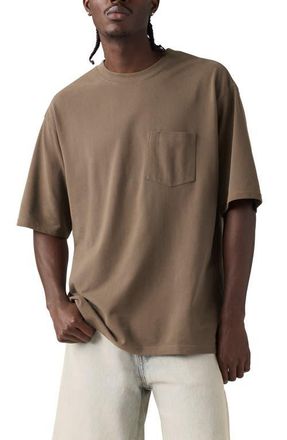 Levi's Short Sleeve Workwear Pocket T-Shirt in Stone Fudge at Nordstrom, Size Medium