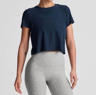 Beyond Yoga Featherweight Supreme Cropped Tee In Nocturnal Navy