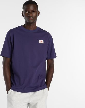 New Balance T-Shirt NEW BALANCE WOVEN LABEL T-SHIRT, Herren, Gr. XXL, boysenberry, Obermaterial: 100% Baumwolle, Shirts T-Shirt, f&uuml;r sportliche Aktivit&auml;ten und Fr