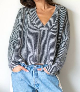 C.T. Plage V Neck Pullover In Mixed Greys