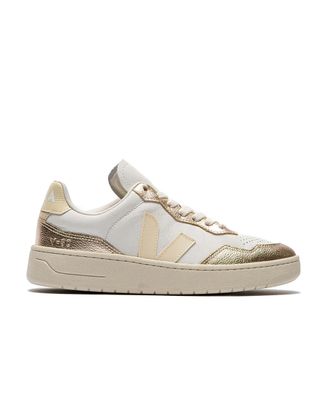 Veja V-90 White Limestone Platinum