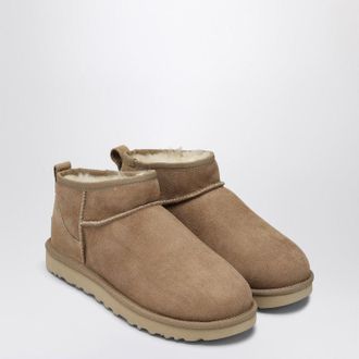 UGG Classic Ultra Mini Stiefeletten in Sand