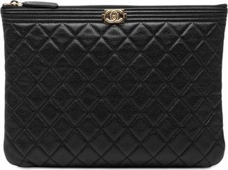 Chanel Tweedehands Medium Gequilted Kaviaar Boy O Case Clutch