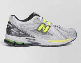 New Balance low-top sneakers