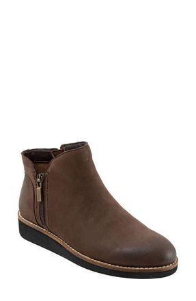Softwalk Wesley Bootie in Dark Brown Nubuck at Nordstrom, Size 10.5