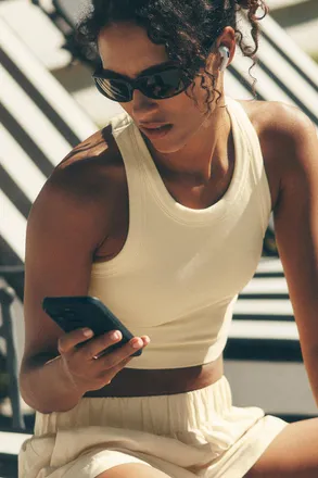 Alo | Seamless Delight High Neck Bra Tank Top in Candlelight Yellow, Size: Medium