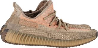 Yeezy by Kanye West Adidas Yeezy Boost 350 V2 Sneakers in Zand Taupe Primeknit