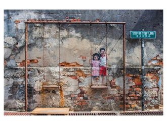 Schubiger M&ouml;bel Digitaldruck auf Acrylglas Street Art mit Schaukel