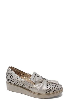 Django & Juliette Omilla Slip On in Beige And Gold-Vanilla Sole at Nordstrom, Size 38