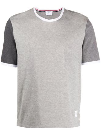 Thom Browne T-shirt met contrasterende mouw - Grijs