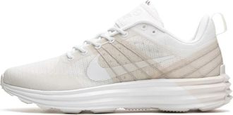Nike Witte lichtgewicht sneakers - Heren - Hardloopschoenen - Beige - 42 EU - Fitness
