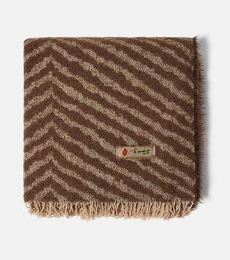 Lyria Tonka throw