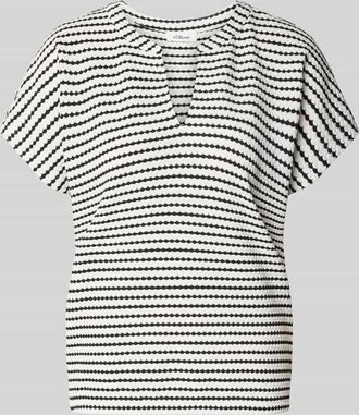 s.Oliver Red Label Relaxed Fit T-Shirt mit V-Ausschnitt in Marine, Größe 34