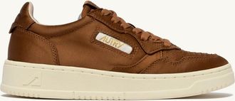 Autry MEDALIST LOW SNEAKERS IN EARTH SATIN