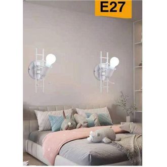 Trade Shop Trade Shop - Applique Da Parete Decorativo Forma Omino Sulla Scala In Metallo Attacco E27 Aq49 - Blanco