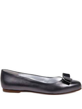 Ferragamo bow-detail ballerina shoes - Grey