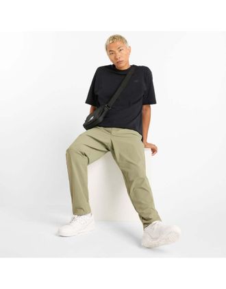New Balance Athletics - Pantaloni affusolati standard da 76 cm in tessuto ripstop verde oliva scuro