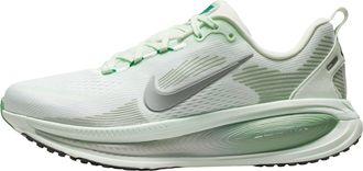 Nike (WMNS) Nike Air Zoom Vomero 18 Barely Green Steam Light Silver HM6804-300