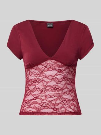 Gina Tricot T-Shirt mit V-Ausschnitt und Spitze in Bordeaux, Gr&ouml;&szlig;e XL