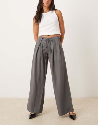 Motel Rivela - Pantaloni sartoriali a fondo ampio allacciati in vita grigi-Grigio