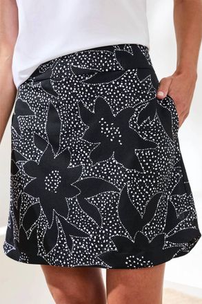 Tribal Upf 50+ High Performance Pull-On Skort In Black Floral