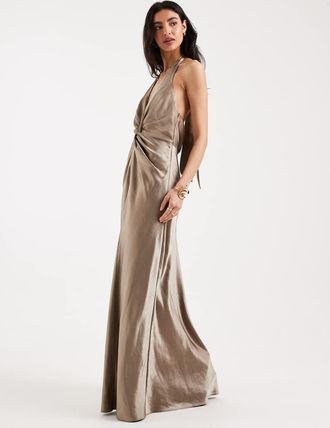 Six Stories Vestito lungo da damigella in raso color caffellatte con scollo profondo e nodo aperto sul retro-Neutro