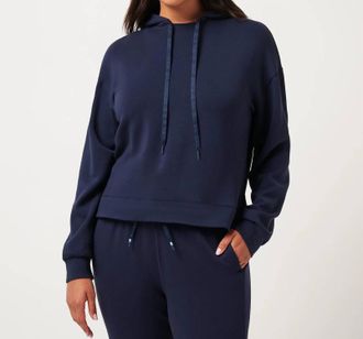 Travis Mathew Skyloft Soft Golf Hoodie In Navy