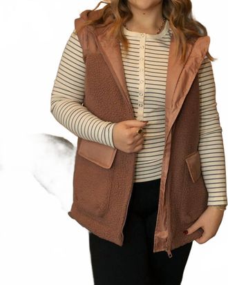 Mono B Womens Alpine Fleece Zip Up Hooded Vest In Brown