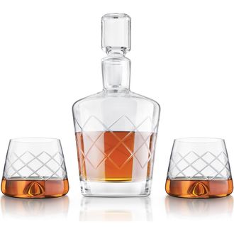 Final Touch 4 Piece Lead-Free Crystal Whiskey Decanter Set in Clear at Nordstrom