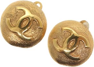 Chanel Vintage Cc Round Clip-On Earrings Metal Metal Earrings Jewelry (Pre-Owned)