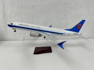 Netfurniture 737MAX 8 Model Plane 1:85 Scale Mostly Pre-Assembled