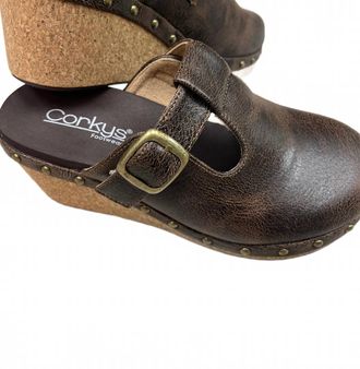 Corkys Footwear Womens Who Knew Wedge Clog In Chocolate