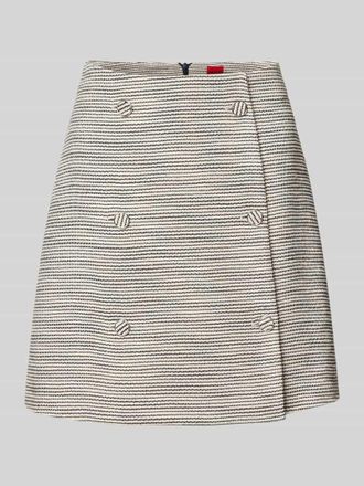 HUGO BOSS Eng anliegender Mini-Rock mit doppelreihiger Knopfleiste Modell RALINEA in Offwhite, Gr&ouml;&szlig;e 32