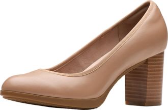 Clarks Womens Bayla Carly Pump, Warm Beige Leather, 6 Wide
