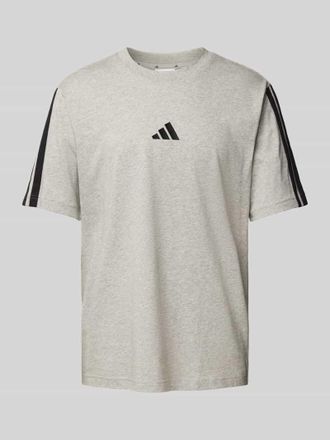 adidas T-Shirt mit Logo-Stitching in Hellgrau, Größe XXL
