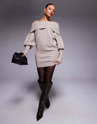 Aria Cove Vestito maglia corto color avena con maniche a palloncino e scollo alla Bardot profondo asimmetrico-Neutro