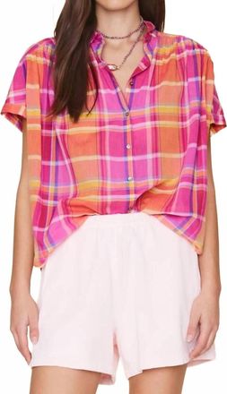 Xirena Paxton Shirt In Coral Blaze